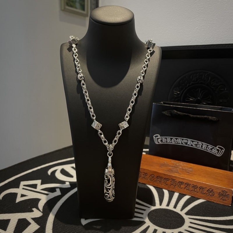 Ch**me He**ts necklaces